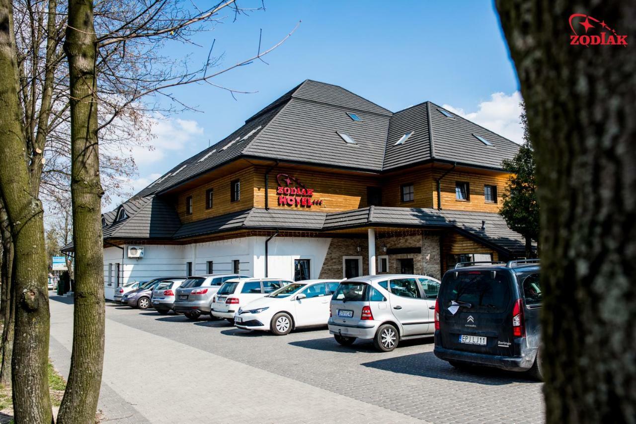 Hotel Zodiak Radomsko Exteriör bild
